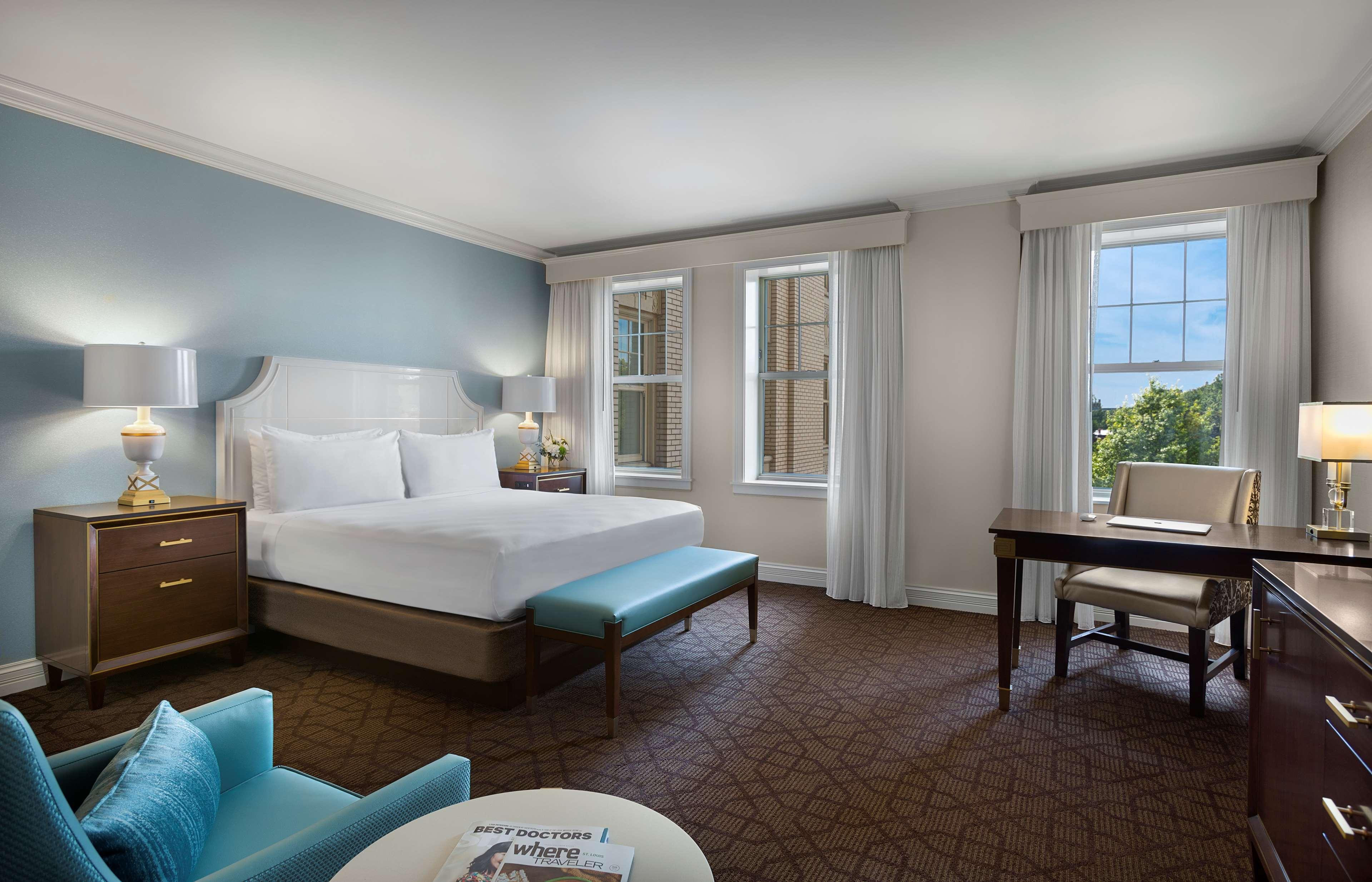 Отель The Royal Sonesta Chase Park Plaza St Louis Сент-Луис Экстерьер фото